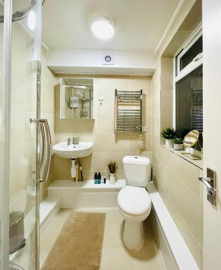 Enchanting One Bed Flat With Free Parking Хендон Экстерьер фото